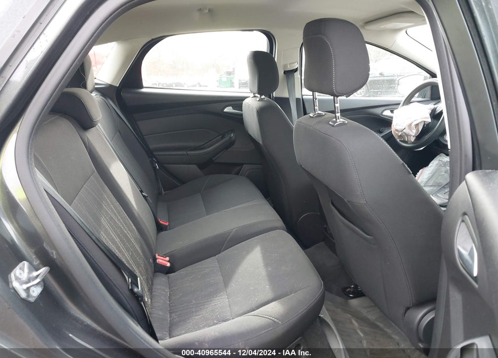 2018 FORD FOCUS SE VIN: 1FADP3K20JL283938