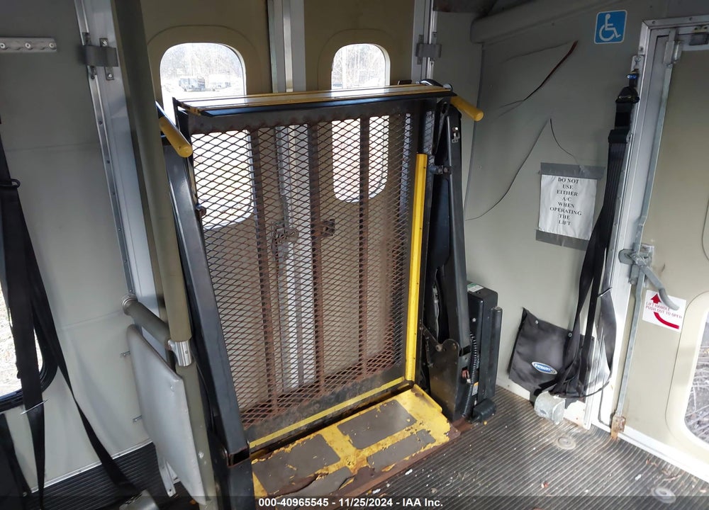 2005 FORD E-450 CUTAWAY STANDARD VIN: 1FDXE45S65HB19127