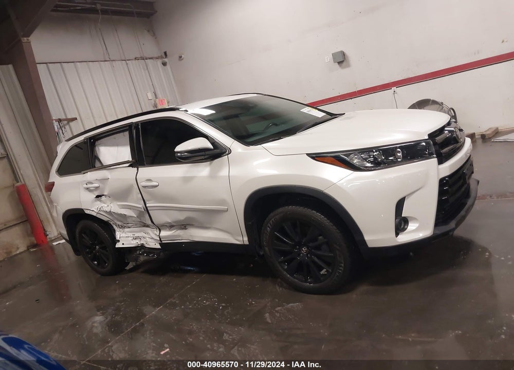 2019 TOYOTA HIGHLANDER SE VIN: 5TDJZRFH2KS624023