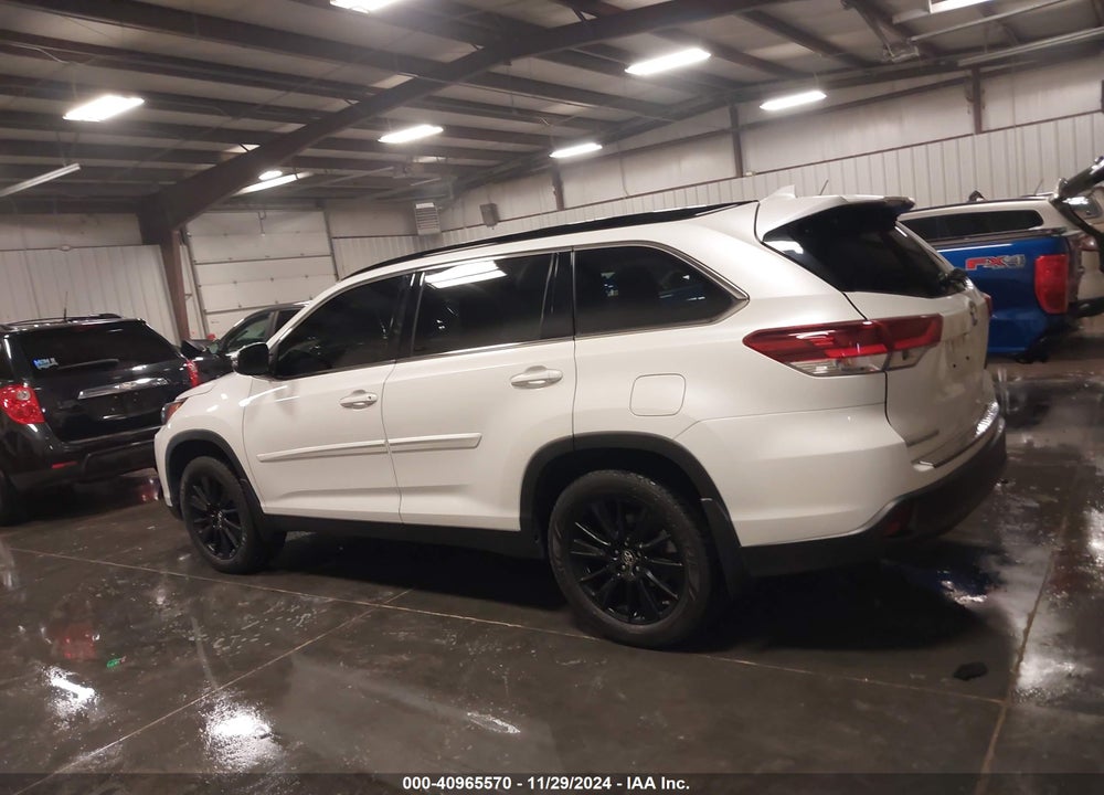 2019 TOYOTA HIGHLANDER SE VIN: 5TDJZRFH2KS624023