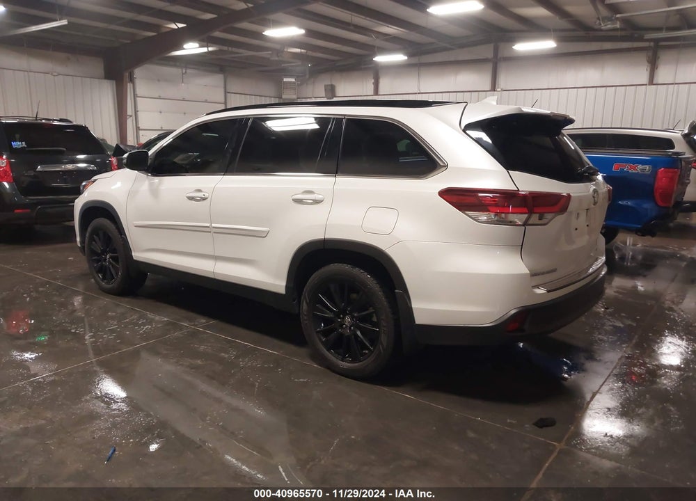 2019 TOYOTA HIGHLANDER SE VIN: 5TDJZRFH2KS624023
