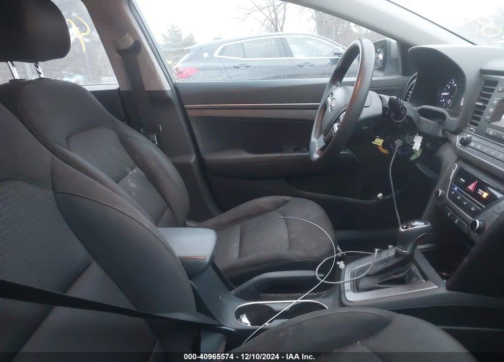 2018 HYUNDAI ELANTRA VIN: 5NPD74LF2JH264913