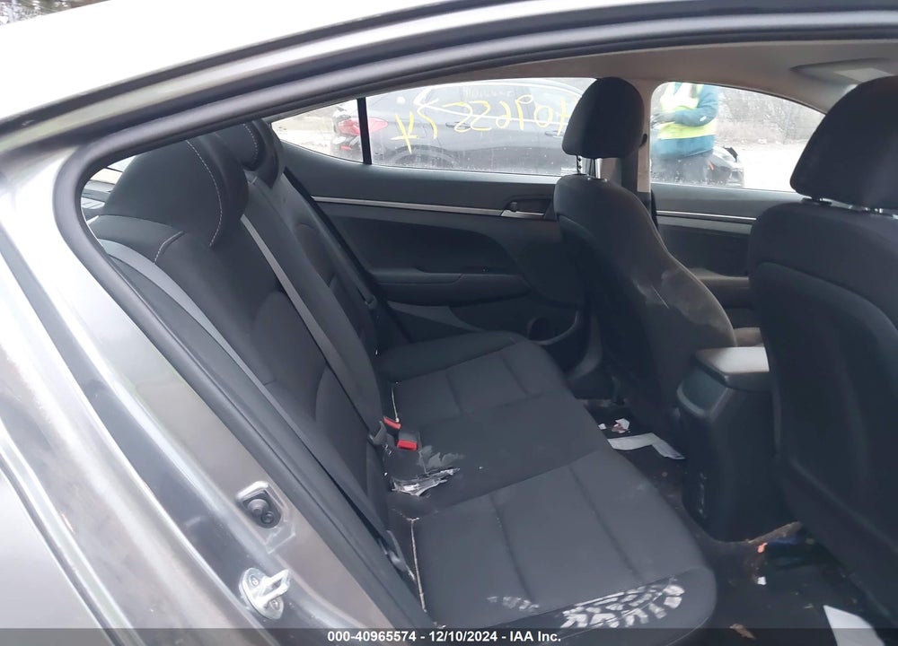 2018 HYUNDAI ELANTRA VIN: 5NPD74LF2JH264913