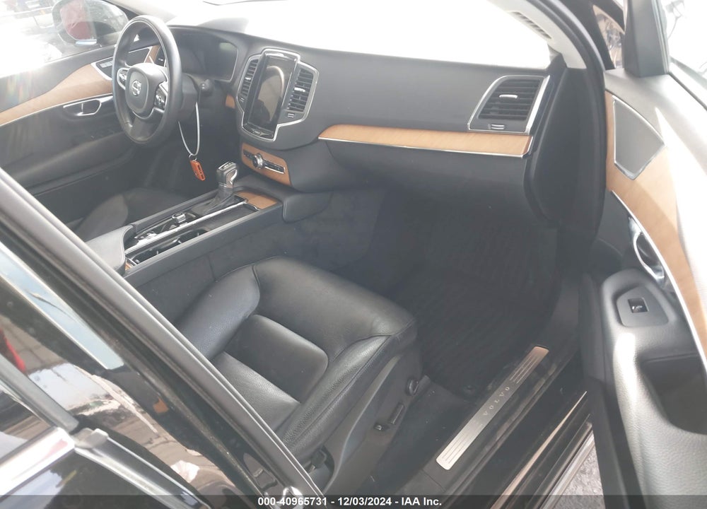 2022 VOLVO XC90 T6 MOMENTUM 7 PASSENGER VIN: YV4A22PK5N1776687