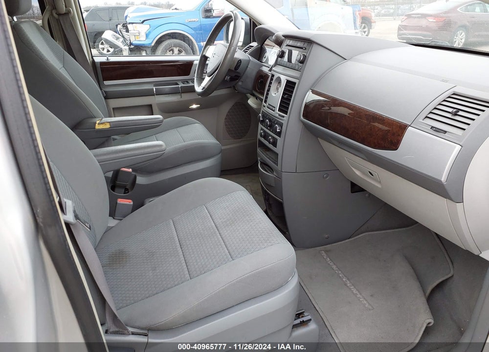 2010 CHRYSLER TOWN & COUNTRY TOURING VIN: 2A4RR5D18AR284900