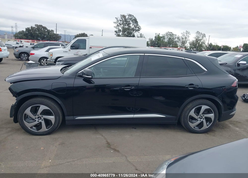 2023 VINFAST VF 8 ECO VIN: RLLV1AEB6PH002615