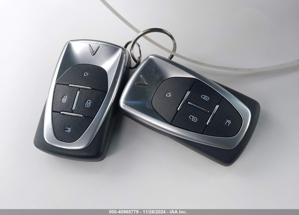 2023 VINFAST VF 8 ECO VIN: RLLV1AEB6PH002615