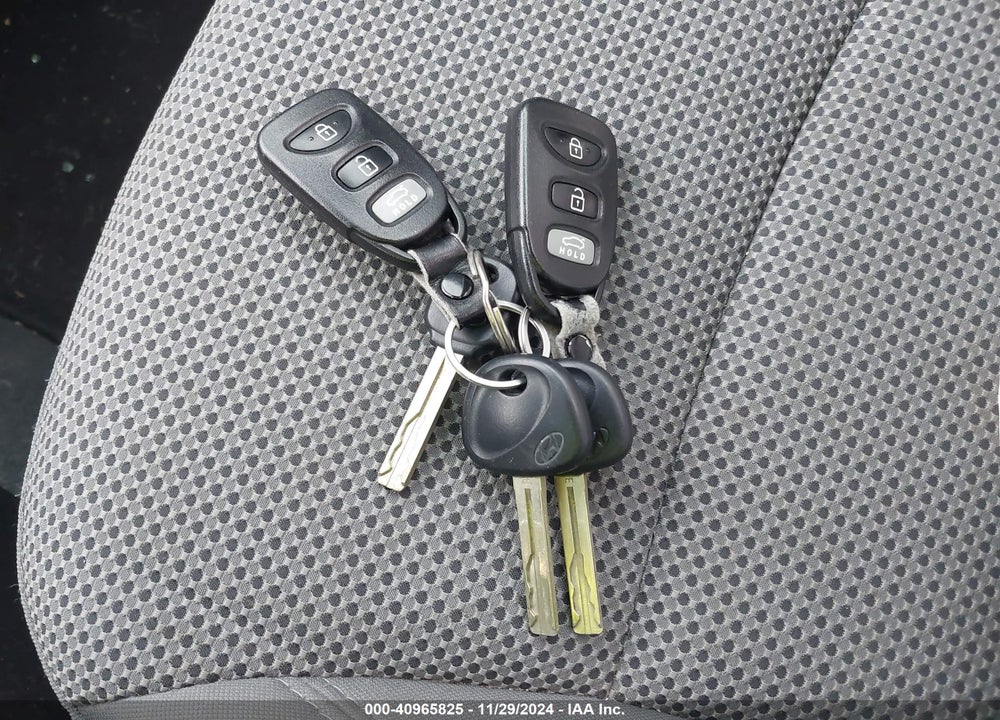 2014 HYUNDAI SONATA GLS VIN: 5NPEB4AC4EH918697