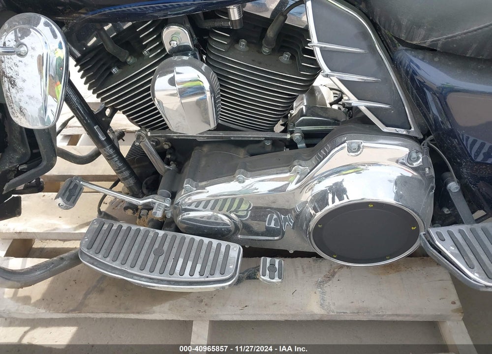 2014 HARLEY-DAVIDSON FLHTCUTG TRI GLIDE ULTRA VIN: 1HD1MAL19EB852392