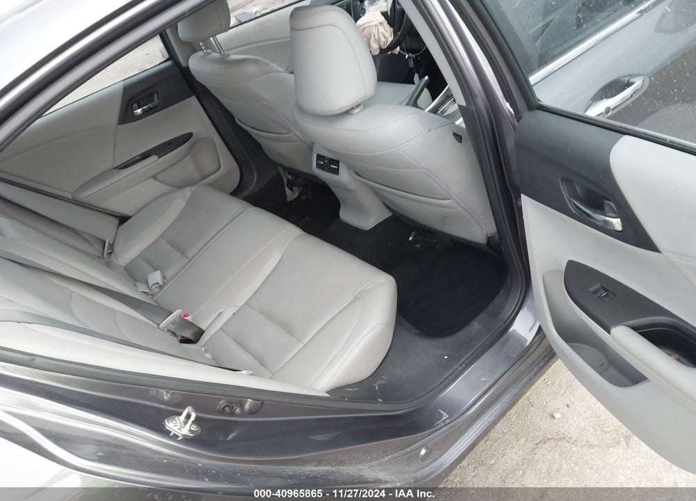2015 HONDA ACCORD VIN: 1HGCR2F80FA126780