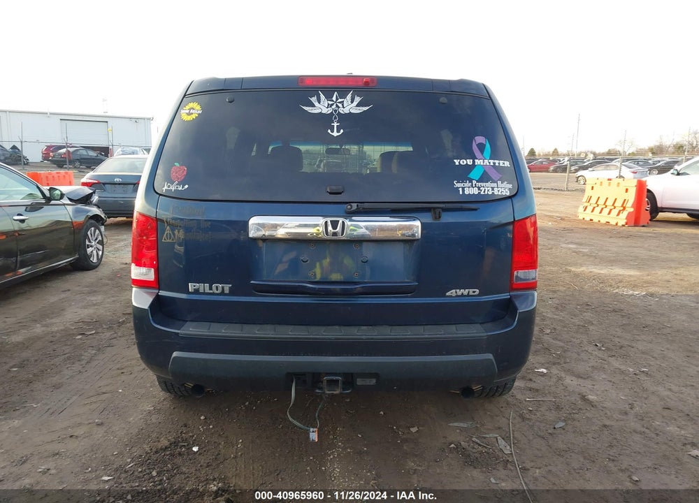 2011 HONDA PILOT LX VIN: 5FNYF4H2XBB025605