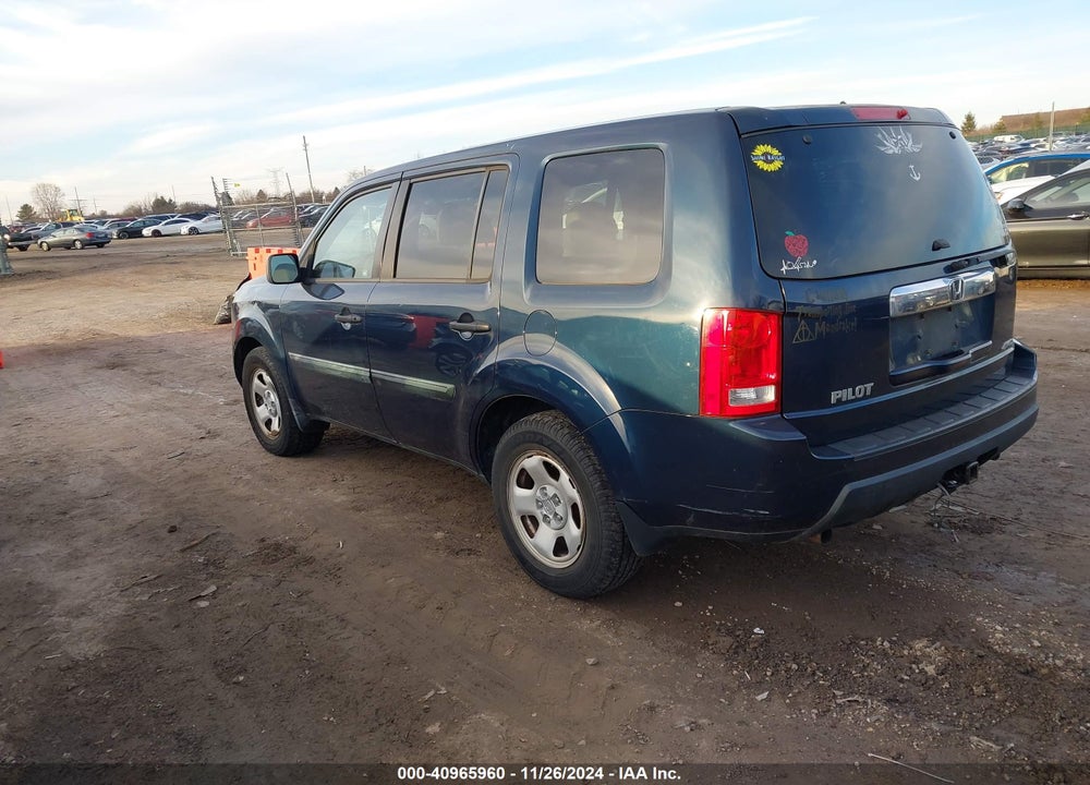 2011 HONDA PILOT LX VIN: 5FNYF4H2XBB025605