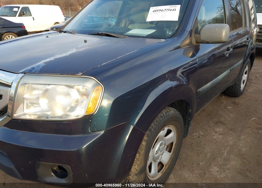 2011 HONDA PILOT LX VIN: 5FNYF4H2XBB025605