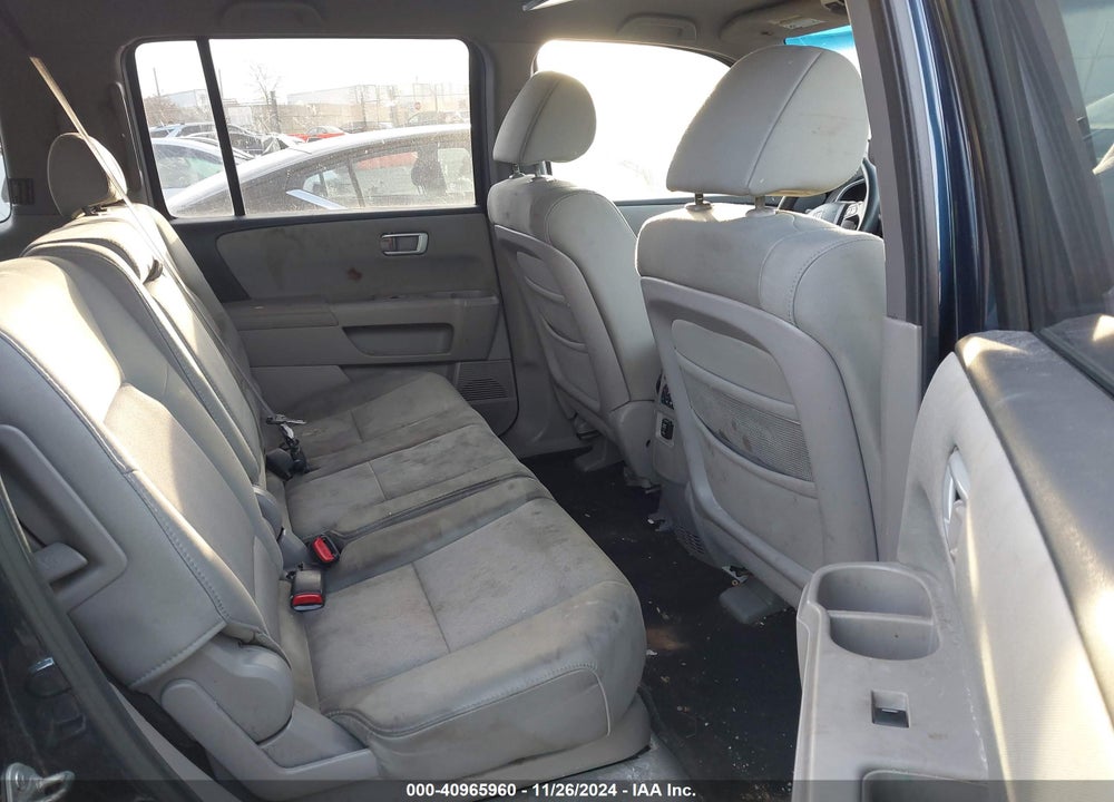 2011 HONDA PILOT LX VIN: 5FNYF4H2XBB025605
