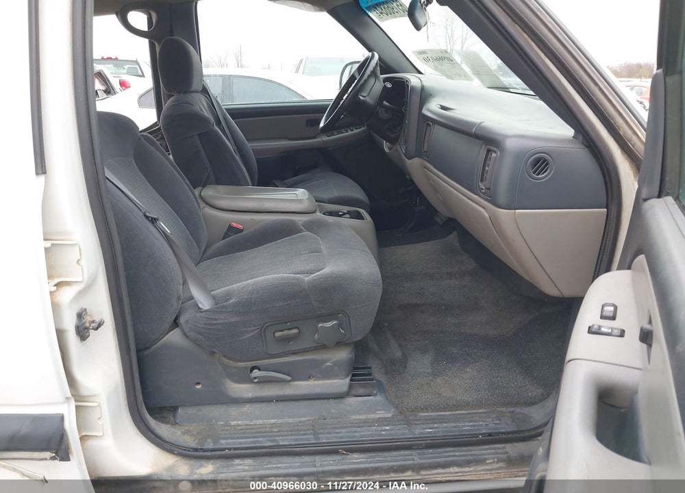 2002 CHEVROLET SUBURBAN 1500 LS VIN: 3GNEC16Z52G288516