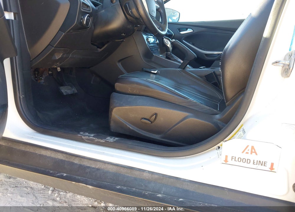 2014 FORD FOCUS TITANIUM VIN: 1FADP3J25EL300238