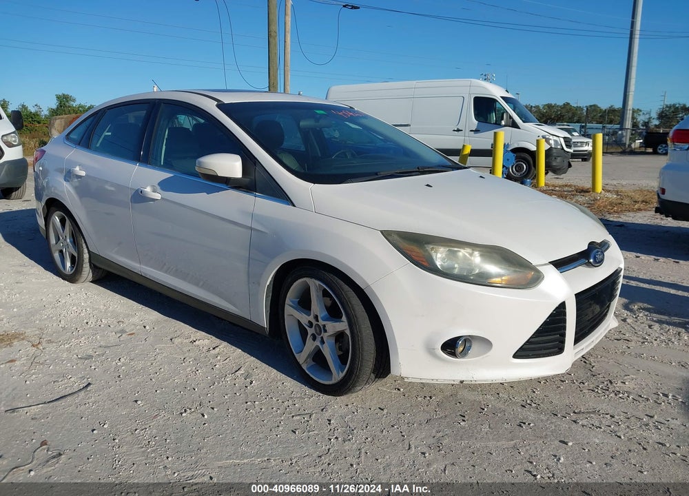 2014 FORD FOCUS TITANIUM VIN: 1FADP3J25EL300238