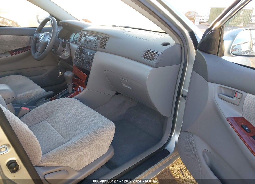 2003 TOYOTA COROLLA LE VIN: JTDBR32E330021664