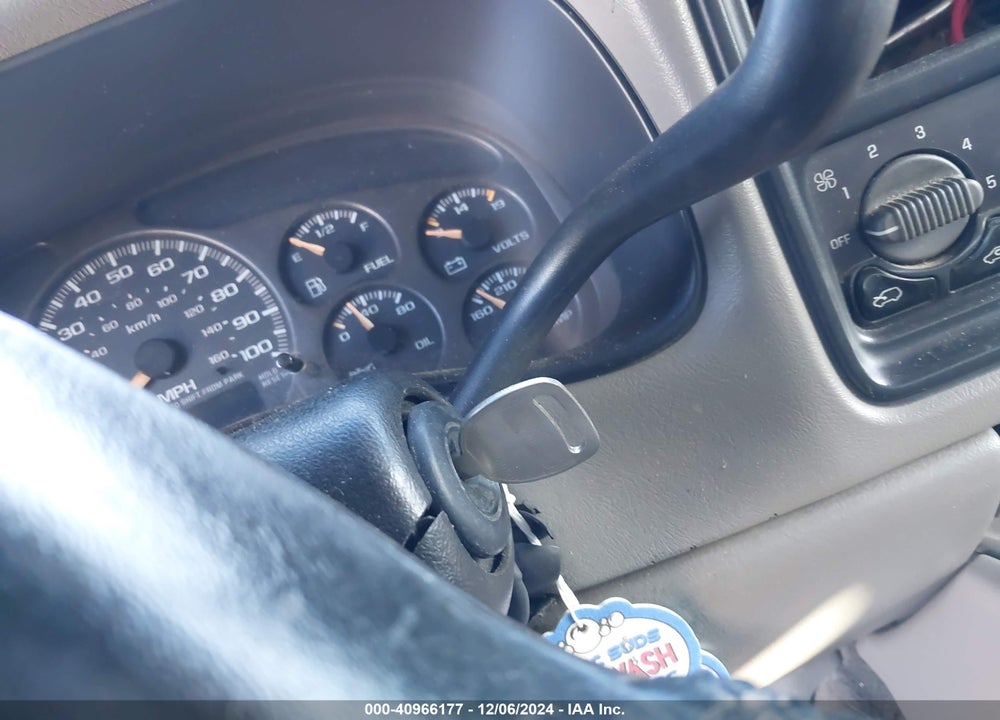 2002 GMC SIERRA 1500 SLE VIN: 2GTEC19T321403901