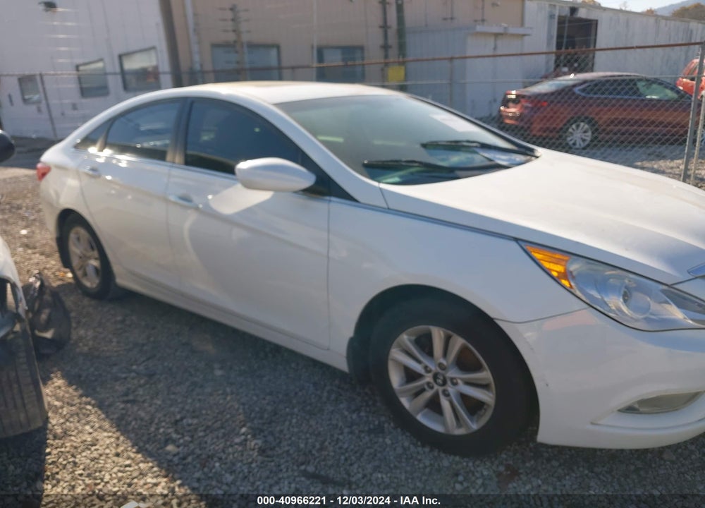 2013 HYUNDAI SONATA GLS VIN: 5NPEB4AC1DH749575