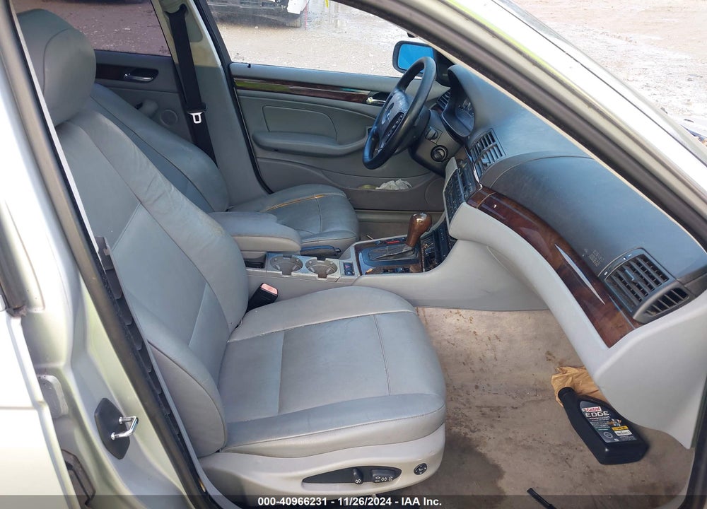 2004 BMW 330I VIN: WBAEV53434KM35850