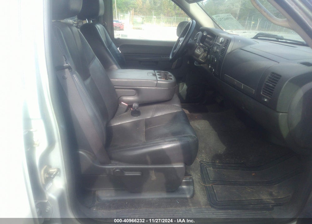 2010 CHEVROLET SILVERADO 1500 LT VIN: 3GCRKSE33AG181091