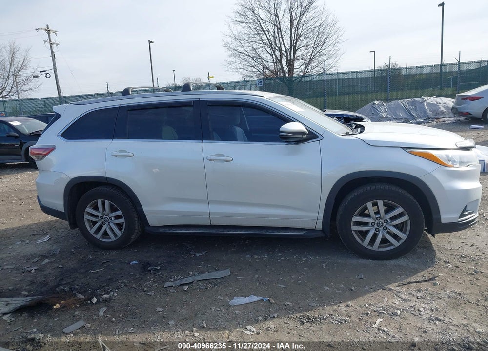 2016 TOYOTA HIGHLANDER LE V6 VIN: 5TDBKRFH1GS327504