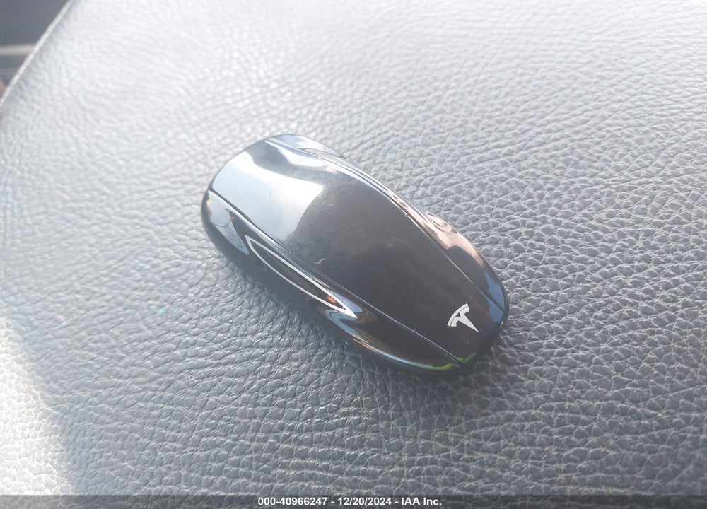 2020 TESLA MODEL S VIN: 5YJSA1E28LF414851