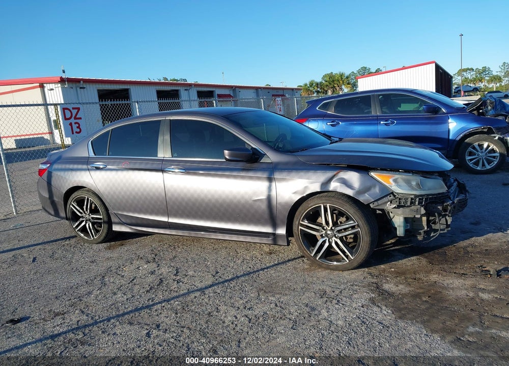 2017 HONDA ACCORD VIN: 1HGCR2F50HA133818