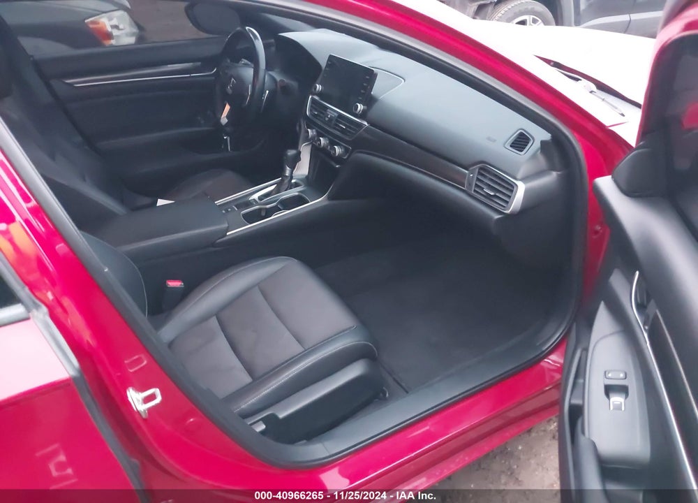 2018 HONDA ACCORD VIN: 1HGCV1F32JA156477