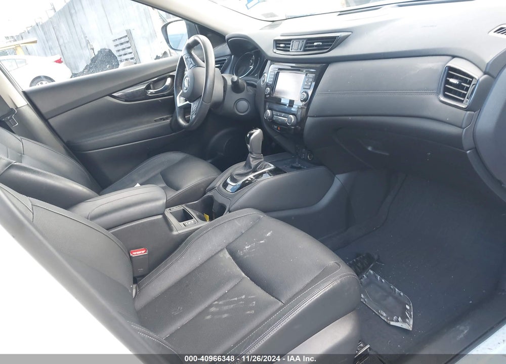 2017 NISSAN ROGUE VIN: JN8AT2MV4HW284906