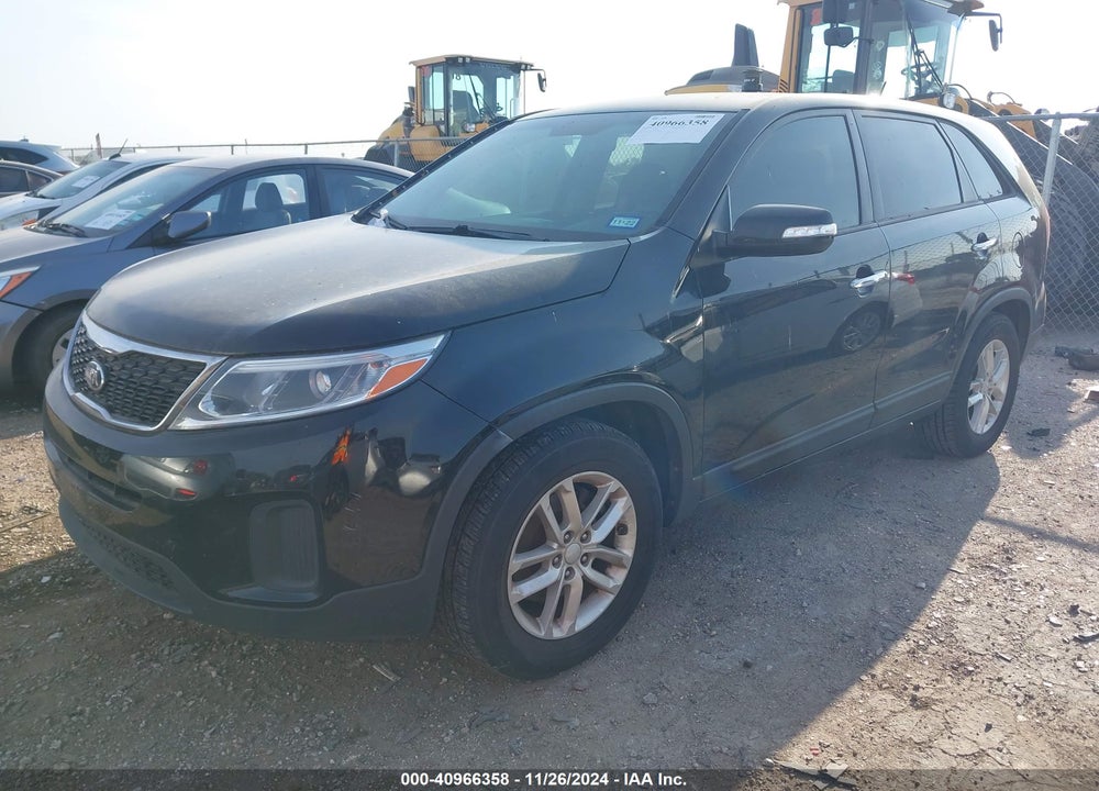 2014 KIA SORENTO LX VIN: 5XYKT3A62EG539189