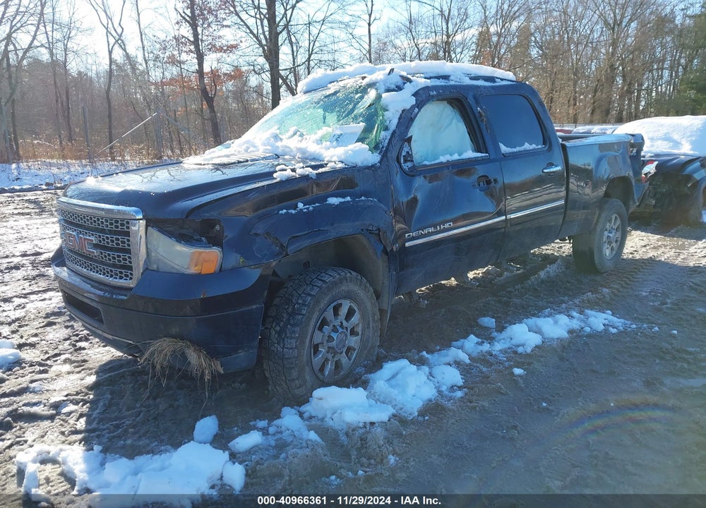 2013 GMC SIERRA 3500HD DENALI VIN: 1GT426EG6DF147091