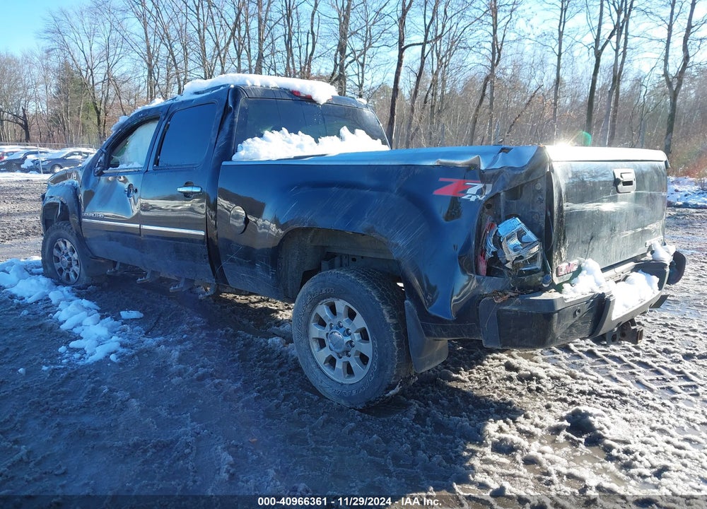 2013 GMC SIERRA 3500HD DENALI VIN: 1GT426EG6DF147091