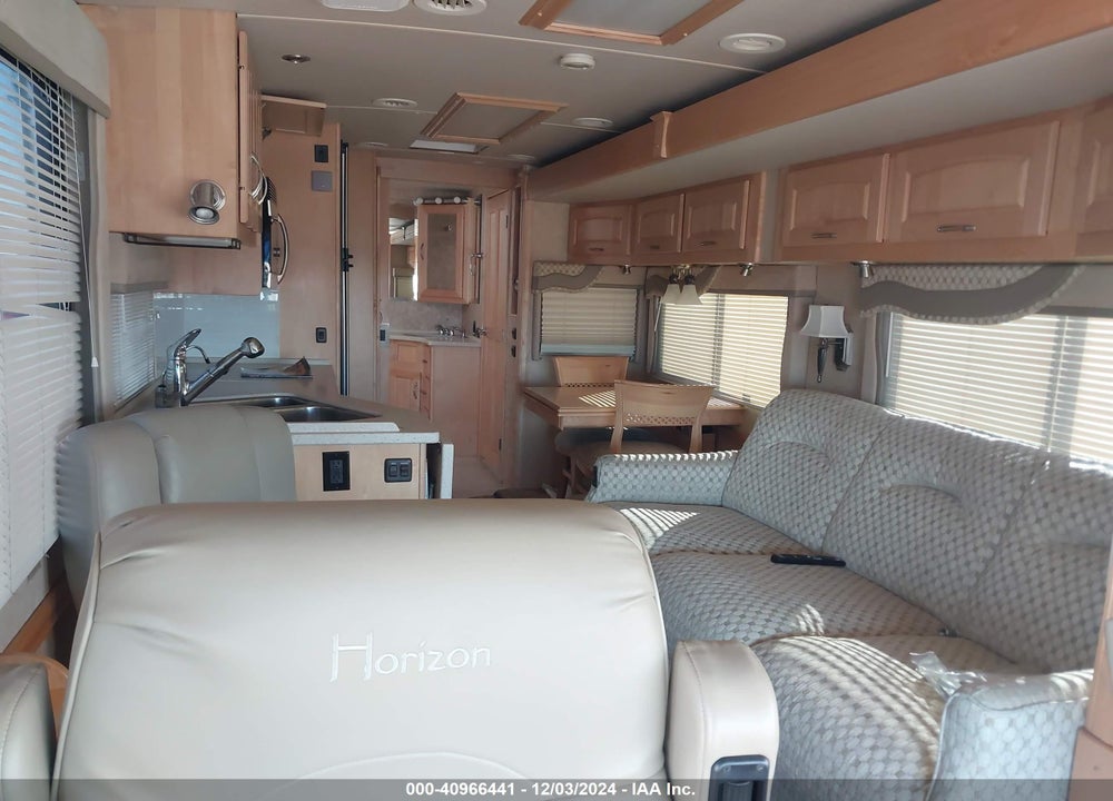 2005 FREIGHTLINER CHASSIS X LINE MOTOR HOME VIN: 4UZACKDC95CV88204
