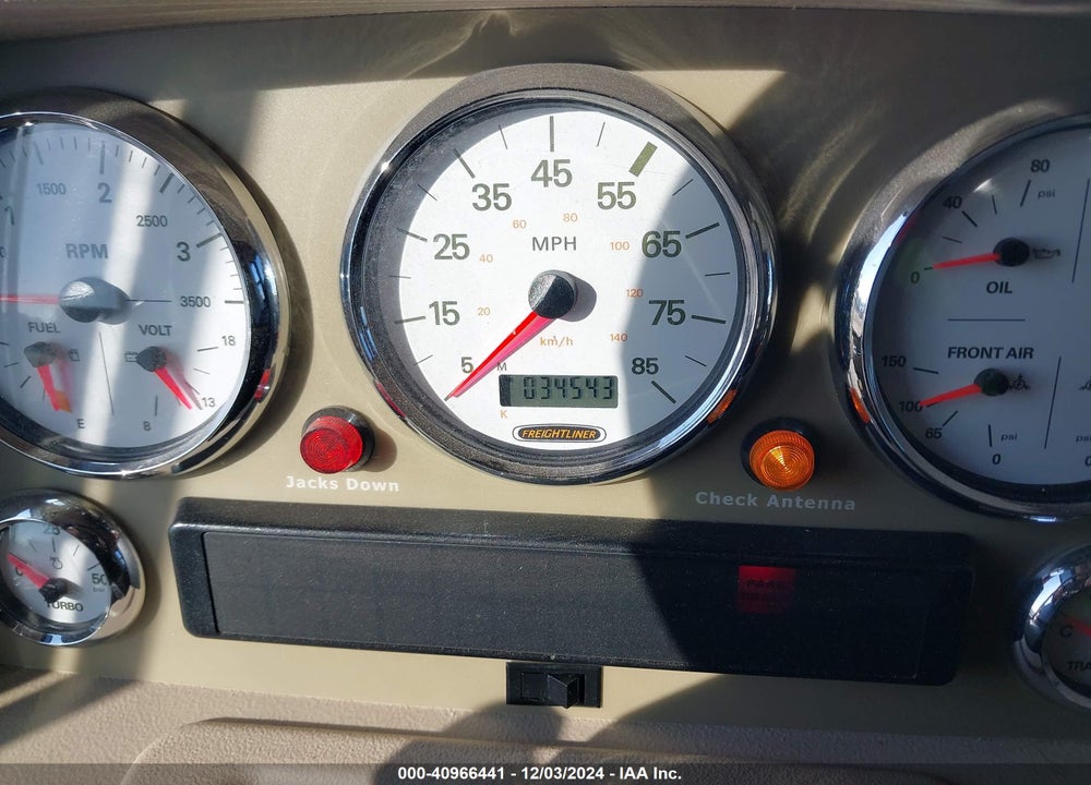 2005 FREIGHTLINER CHASSIS X LINE MOTOR HOME VIN: 4UZACKDC95CV88204