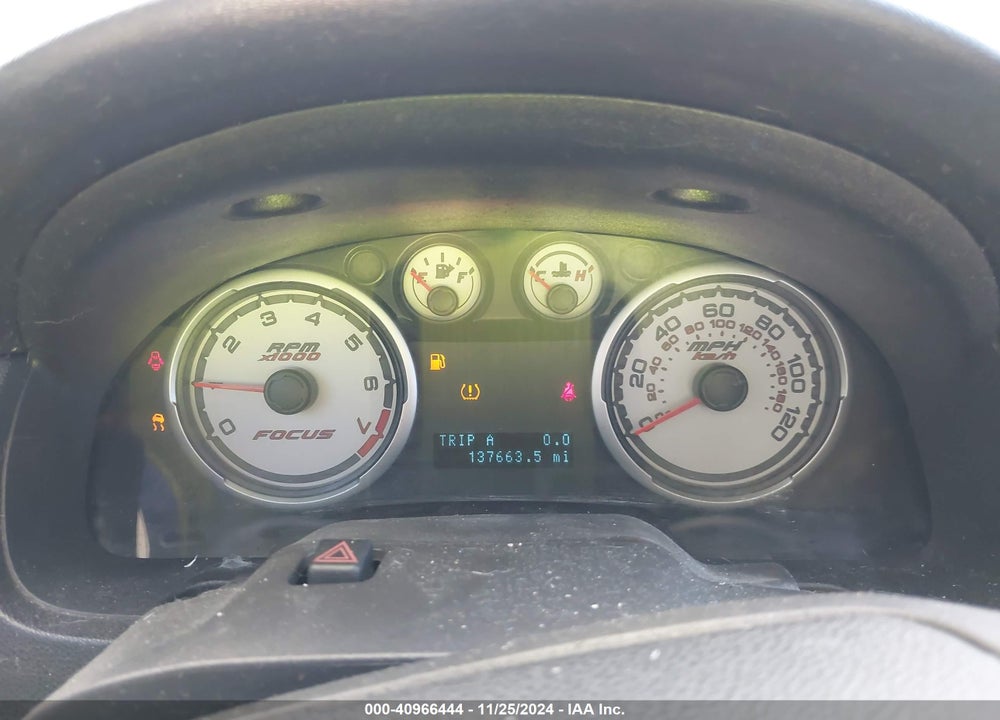 2011 FORD FOCUS SE VIN: 1FAHP3FN5BW121812
