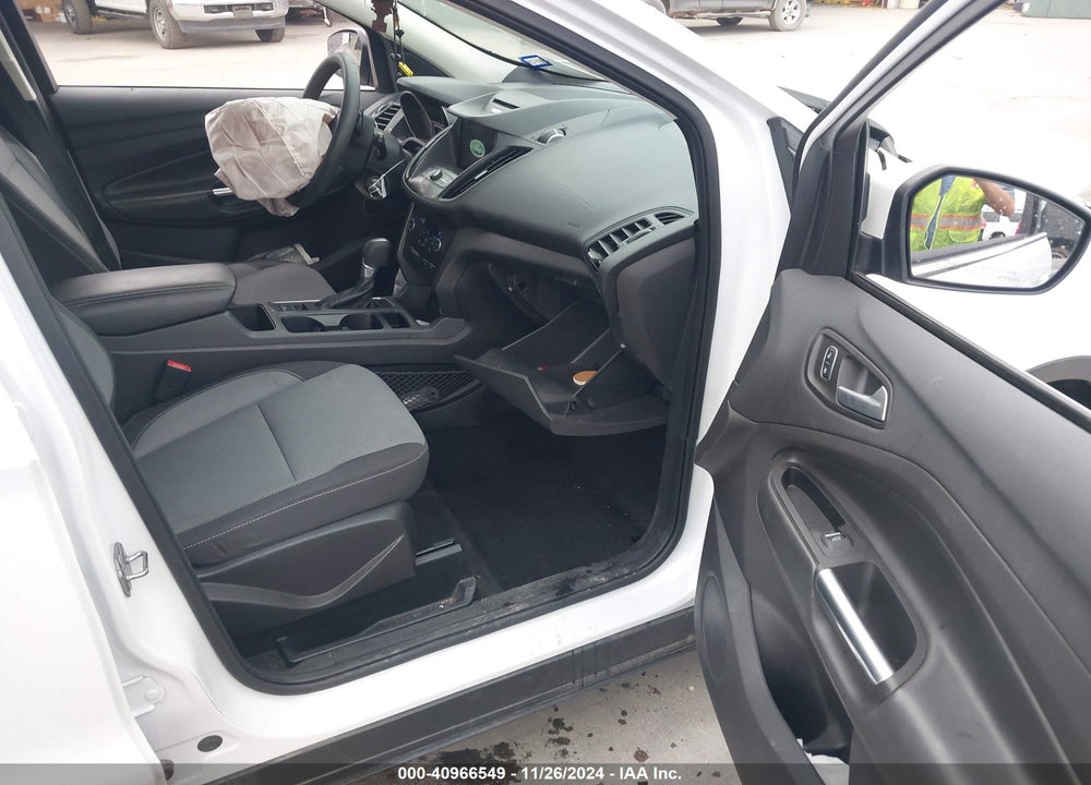 2017 FORD ESCAPE SE VIN: 1FMCU0G97HUF05832