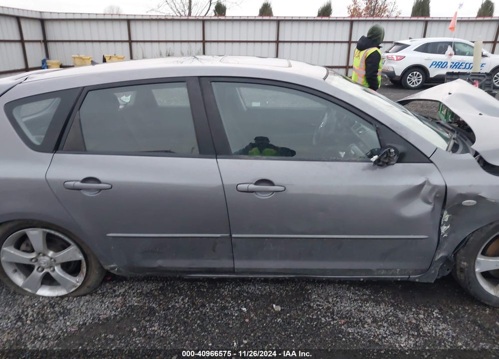 2004 MAZDA 3 S VIN: JM1BK343641160358
