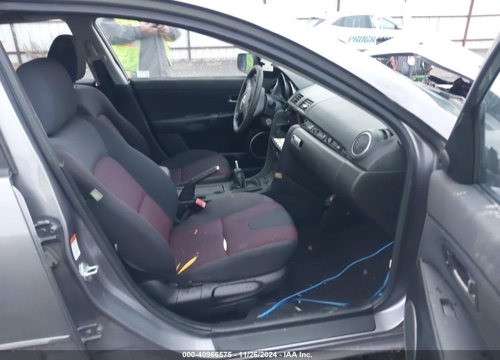 2004 MAZDA 3 S VIN: JM1BK343641160358