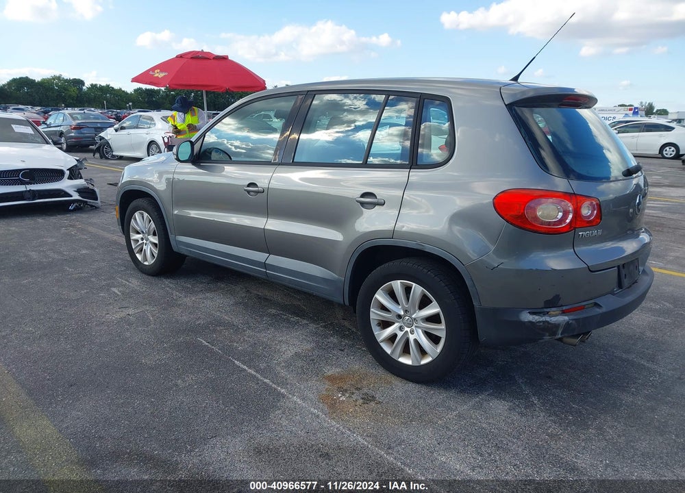 2009 VOLKSWAGEN TIGUAN VIN: WVGAV75N19W538182