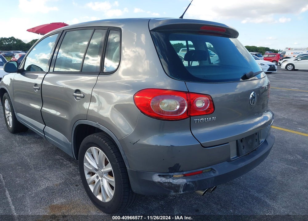 2009 VOLKSWAGEN TIGUAN VIN: WVGAV75N19W538182