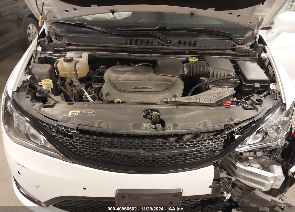 2020 CHRYSLER PACIFICA TOURING L PLUS VIN: 2C4RC1EG0LR239620
