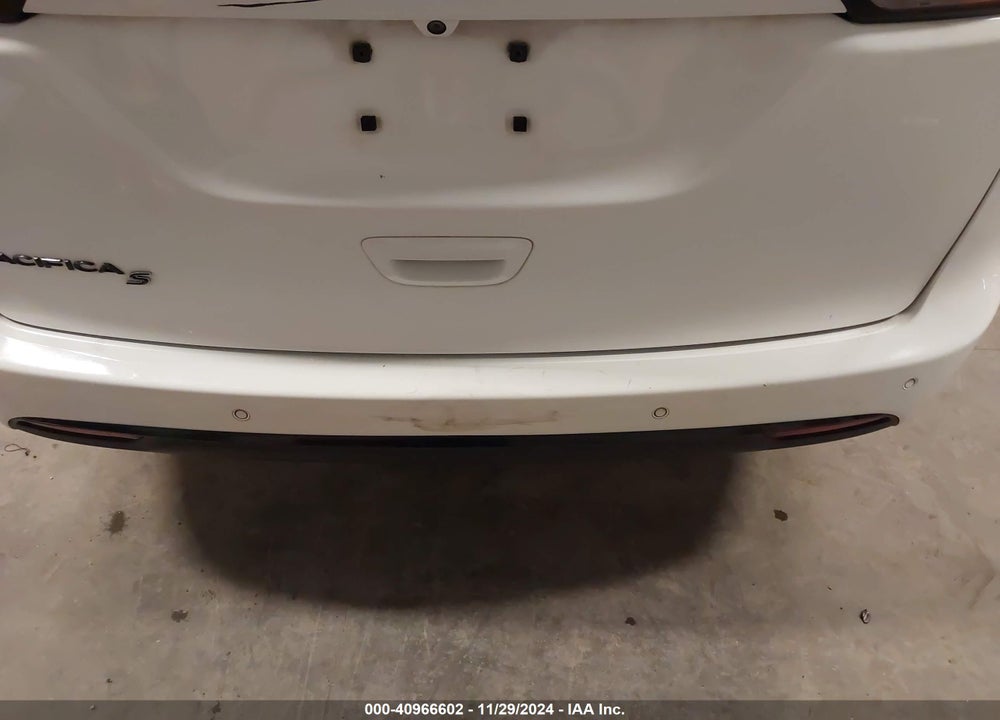 2020 CHRYSLER PACIFICA TOURING L PLUS VIN: 2C4RC1EG0LR239620