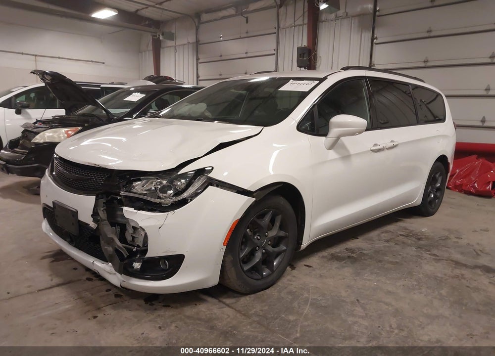 2020 CHRYSLER PACIFICA TOURING L PLUS VIN: 2C4RC1EG0LR239620