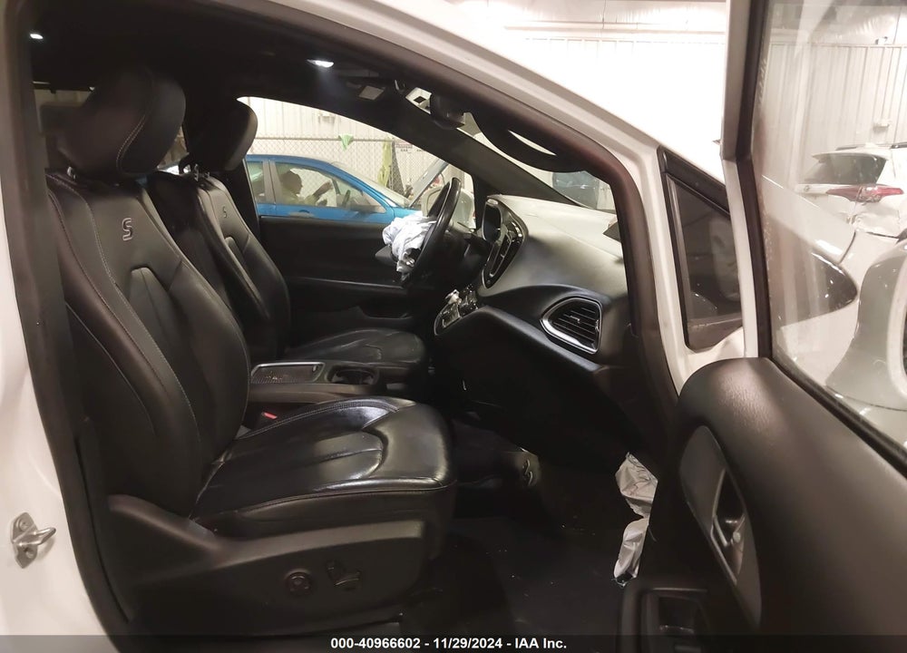 2020 CHRYSLER PACIFICA TOURING L PLUS VIN: 2C4RC1EG0LR239620