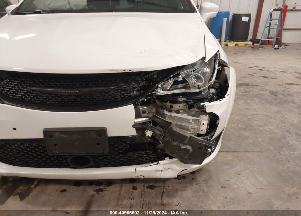 2020 CHRYSLER PACIFICA TOURING L PLUS VIN: 2C4RC1EG0LR239620