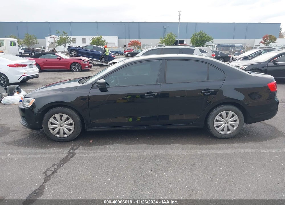 2014 VOLKSWAGEN JETTA 2.0L S VIN: 3VW2K7AJ1EM330685