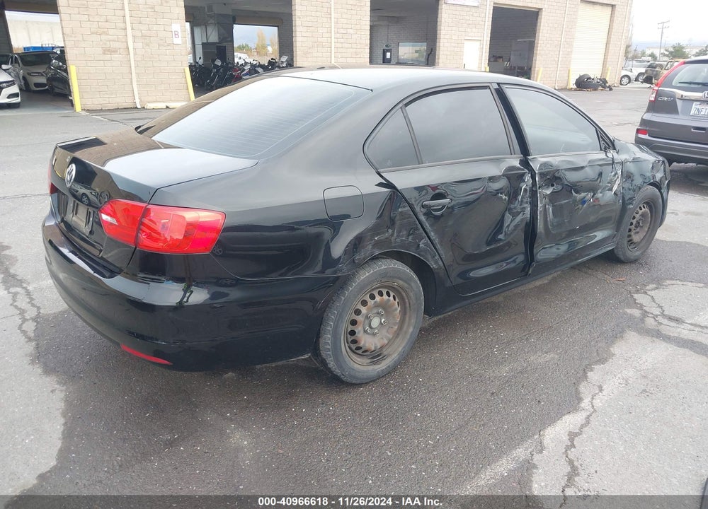 2014 VOLKSWAGEN JETTA 2.0L S VIN: 3VW2K7AJ1EM330685