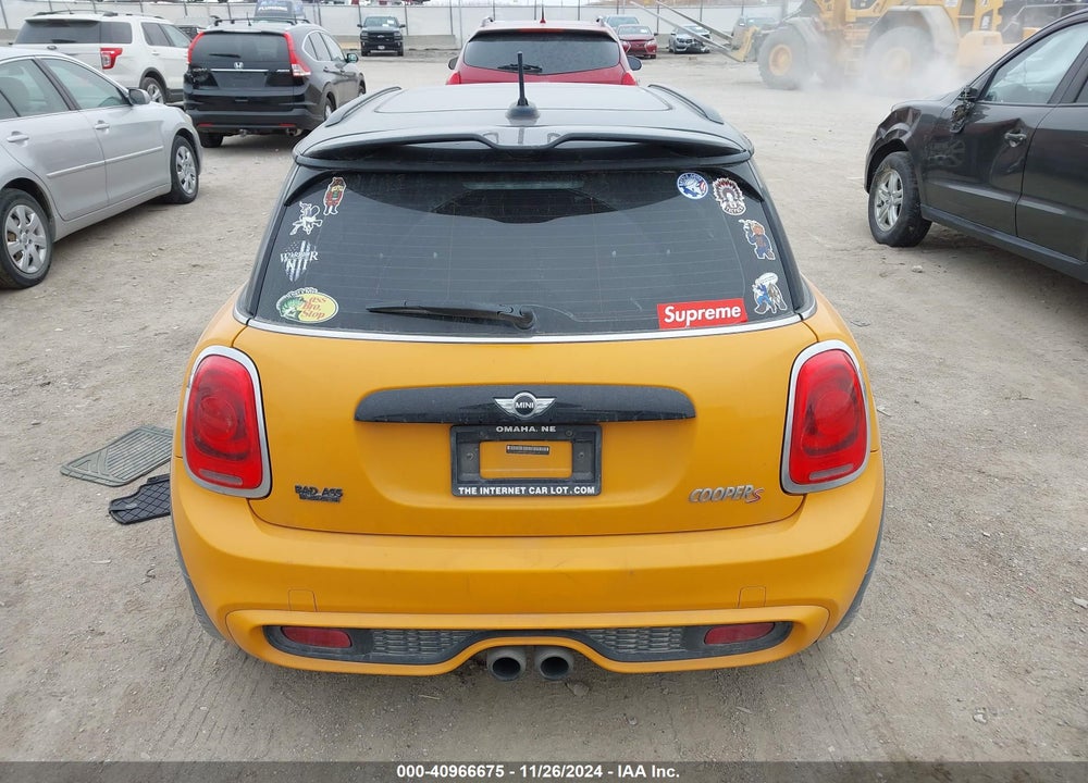 2016 MINI COOPER VIN: WMWXP7C51G2C61145